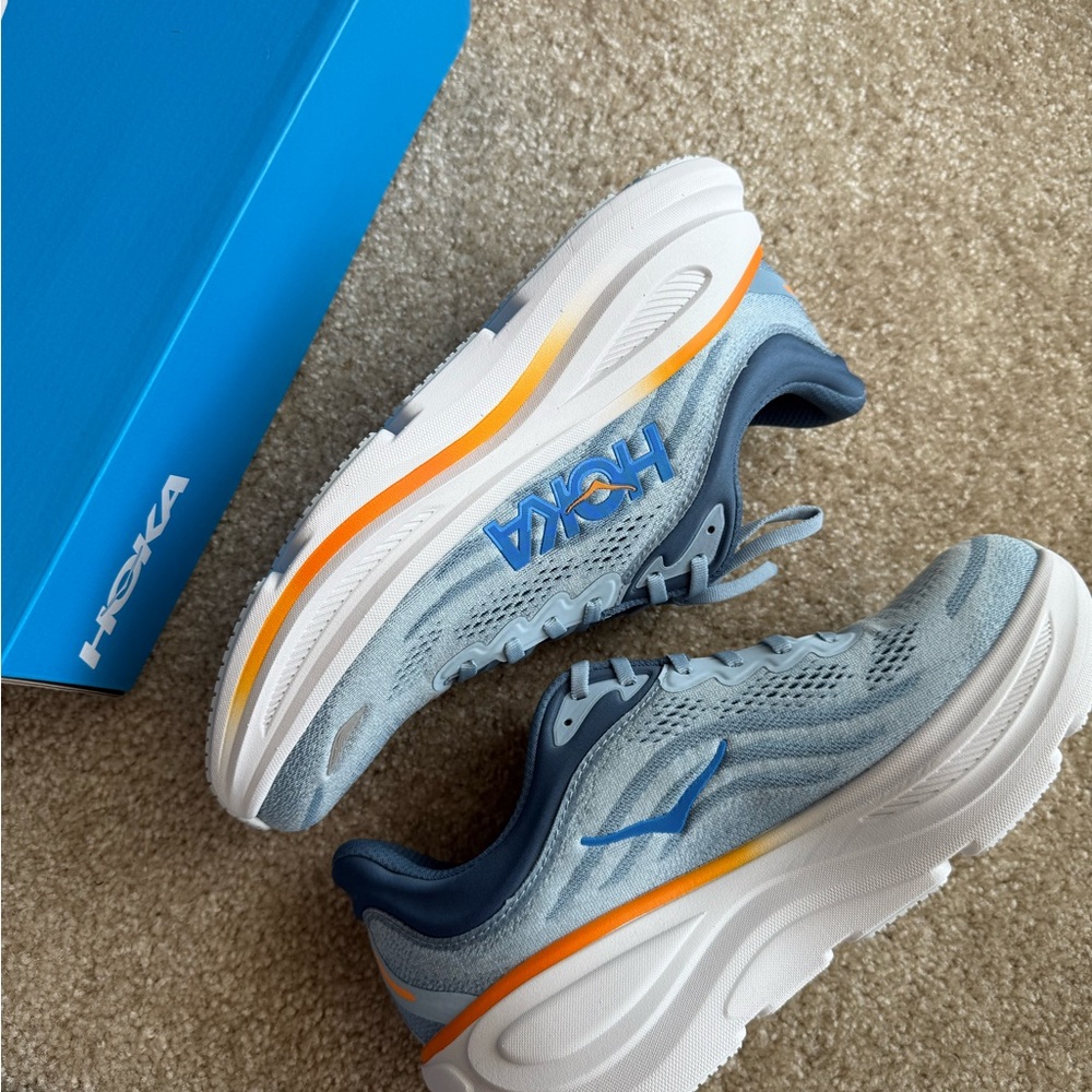 BRAND NEW WITH BOX HOKA BONDI 9 SIZE 10 MENS RUNNING SNEAKERS